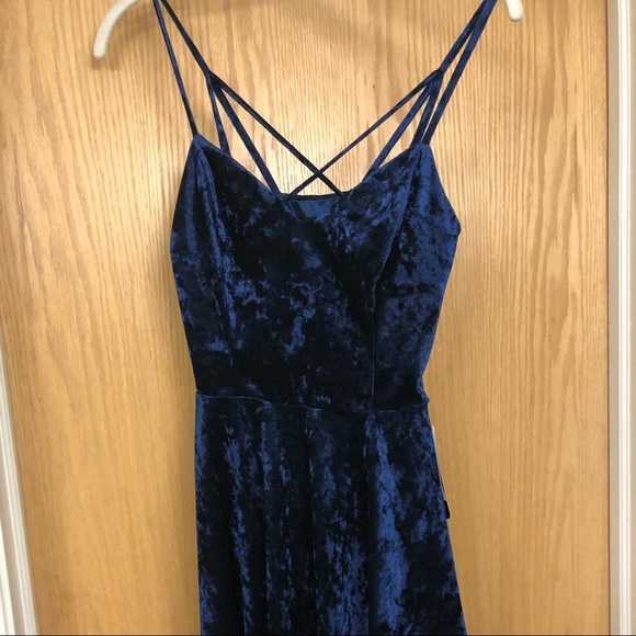 Blue velvet dress - Picture 2 of 7